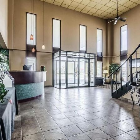 Hutchi Bell Hotell South Hutchinson Exteriör bild