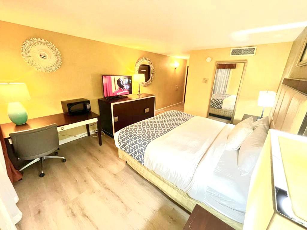 Hutchi Bell Hotell South Hutchinson Exteriör bild